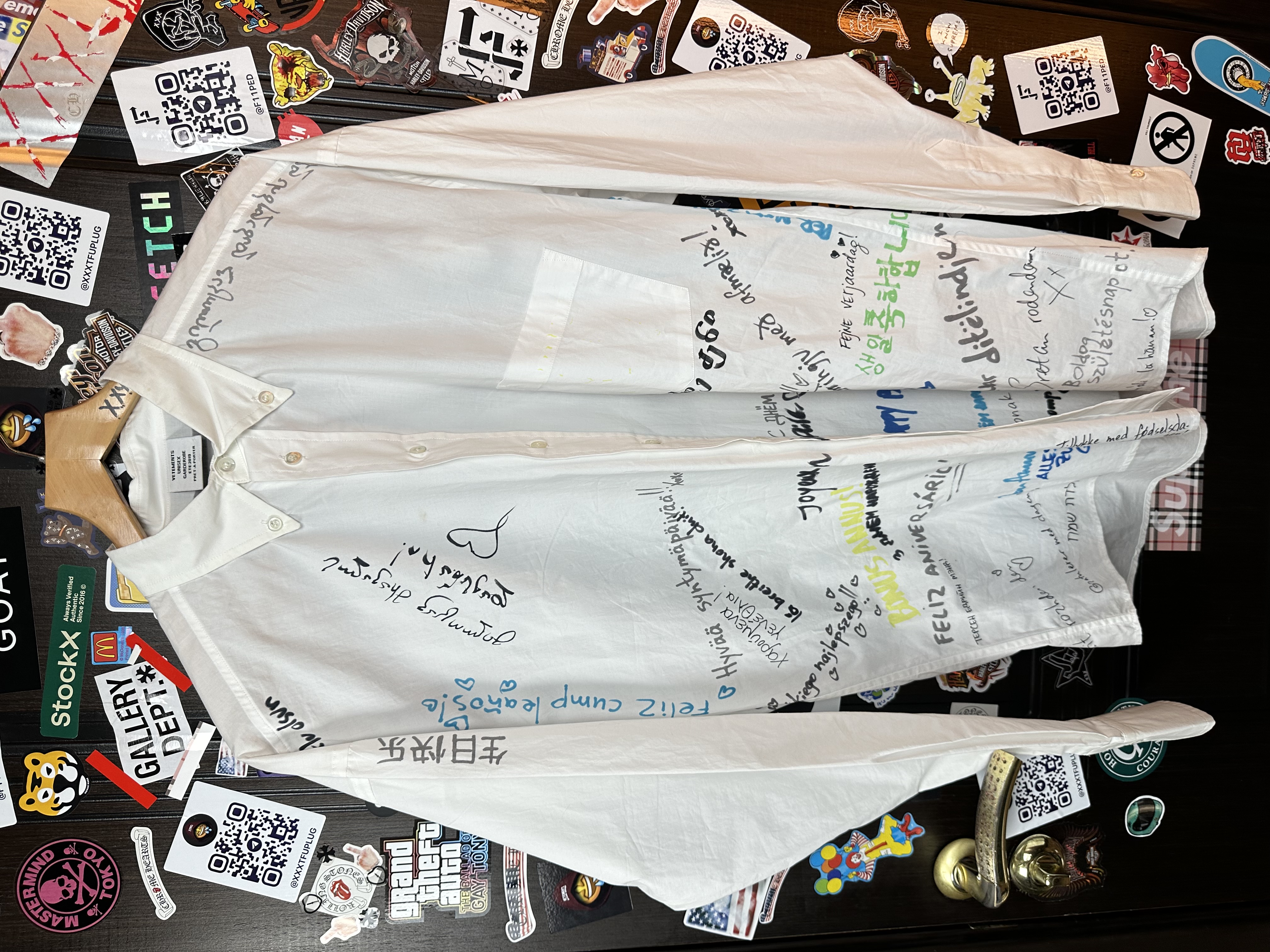 Vetements Tansatsmeli Happy Birthday