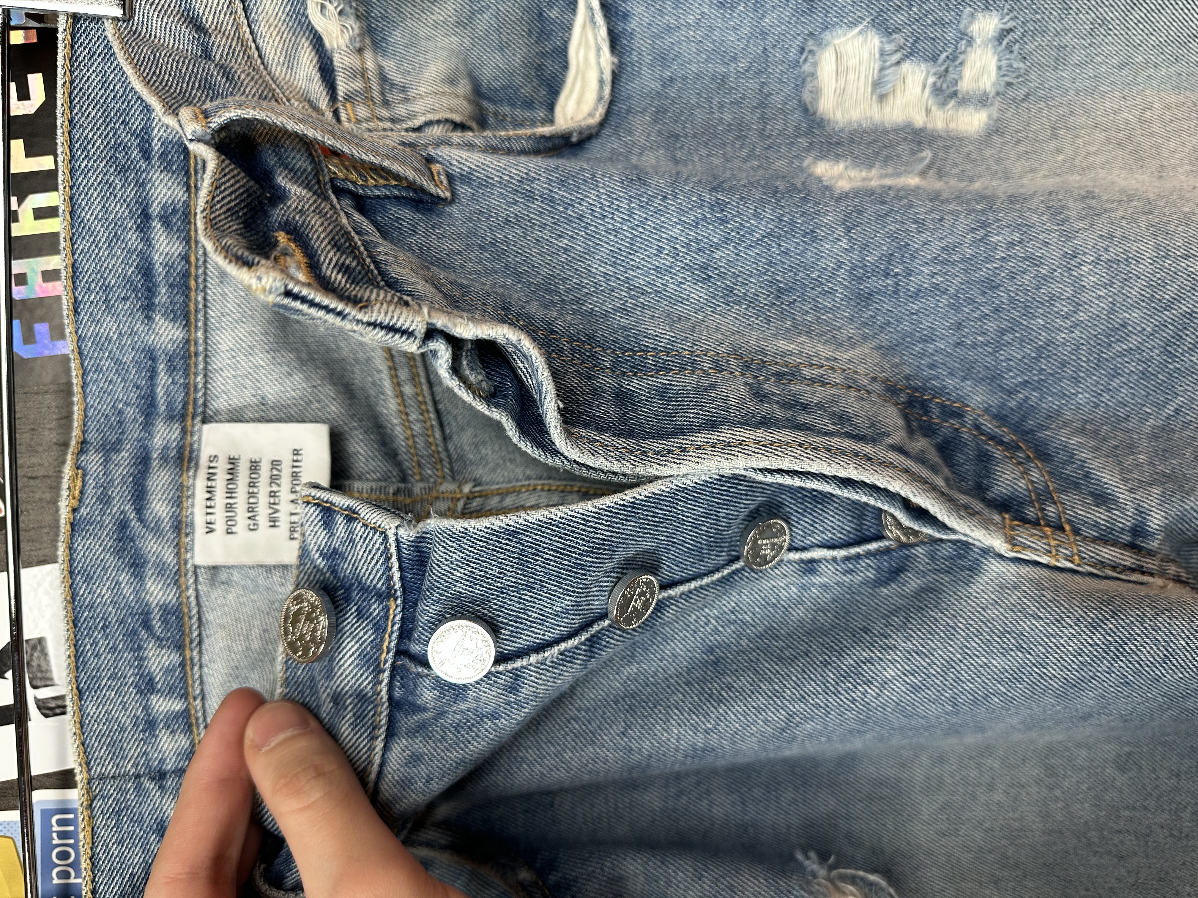 Vetements VETEMENTS FW19 Demna Anarchy Logo Distressed Blue Jeans